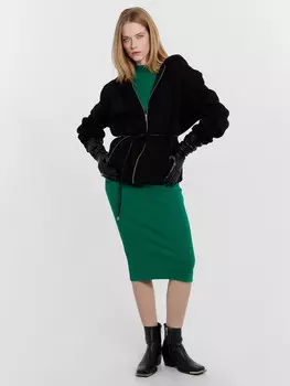 Платье женское в изумрудно-зеленом цвете