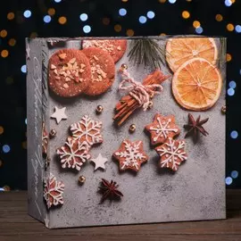 Подарочная коробка