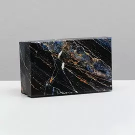 Подарочная коробка