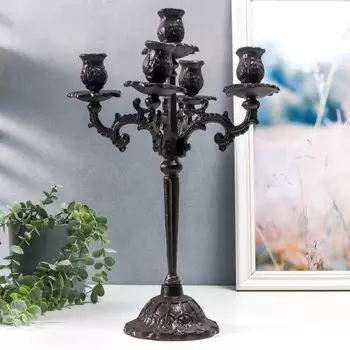 Металлический подсвечник на 5 свечей