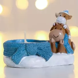 Подсвечник со свечой