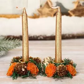 Подсвечники со свечами