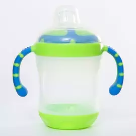Поильник детский с силиконовым носиком, 210 мл., цвет зеленый