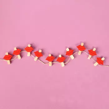 Прищепки декоративные с веревкой для подвеса