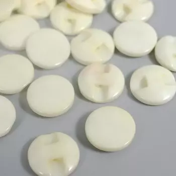 Пуговицы пластик на полуножке