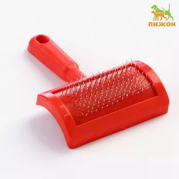 Пуходерка полукруглая малая с каплями, 8.513 см, красная