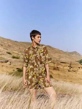 Рубашка женская коричневая с цветочным принтом