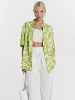 Рубашка женская в зеленом оттенке с птицами
