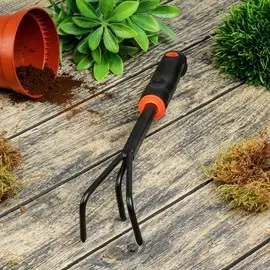 Рыхлитель, длина 36 см, 3 зубца, пластиковая ручка, чёрно-красный