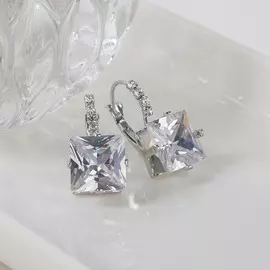 Серьги со стразами