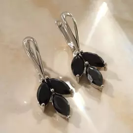 Серьги со стразами