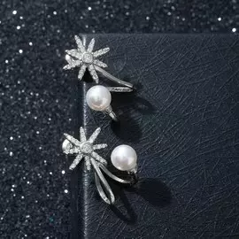 Серьги со стразами