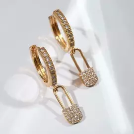 Серьги со стразами