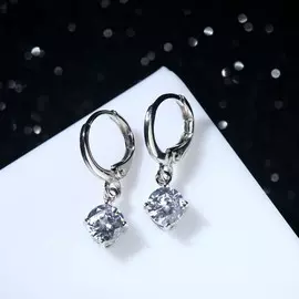 Серьги со стразами