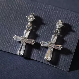 Серьги со стразами