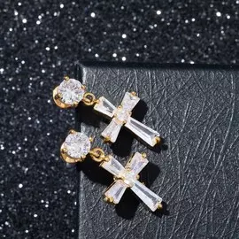 Серьги со стразами