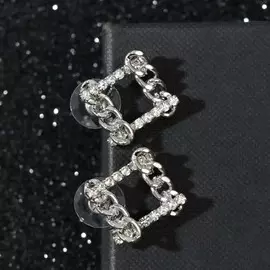Серьги со стразами