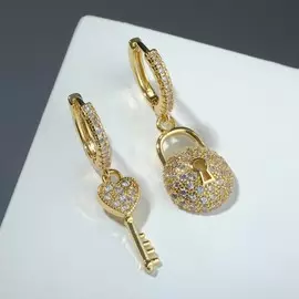 Серьги со стразами