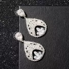 Серьги со стразами