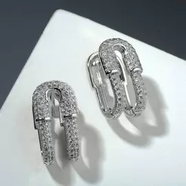 Серьги со стразами