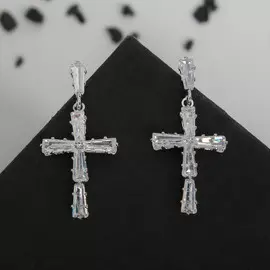 Серьги со стразами