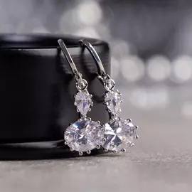 Серьги со стразами