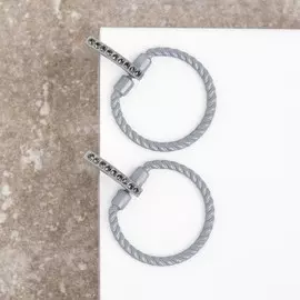 Серьги со стразами