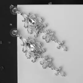 Серьги висячие со стразами