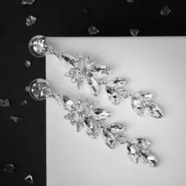 Серьги висячие со стразами