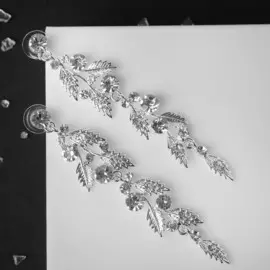 Серьги висячие со стразами