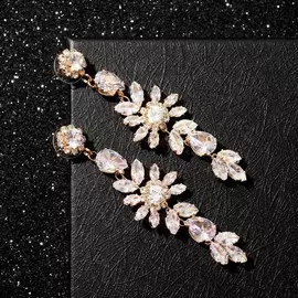 Серьги висячие со стразами