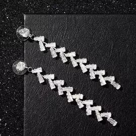 Серьги висячие со стразами