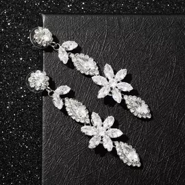 Серьги висячие со стразами