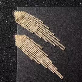 Серьги висячие со стразами