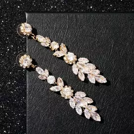 Серьги висячие со стразами