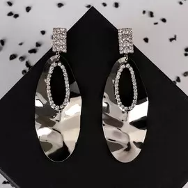 Серьги висячие со стразами