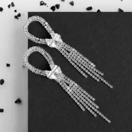 Серьги висячие со стразами