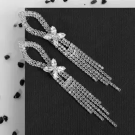 Серьги висячие со стразами