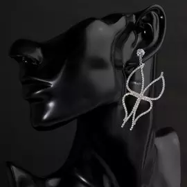 Серьги висячие со стразами