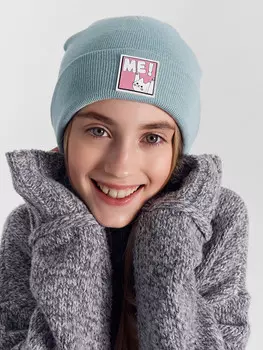 Шапка детская мятная с нашивкой