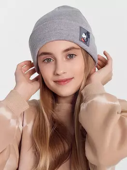 Шапка детская серая с нашивкой