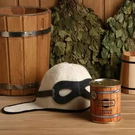 Шапка для бани в банке