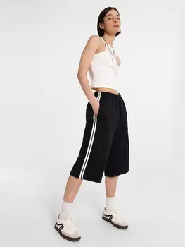 Шорты женские черные с лампасами