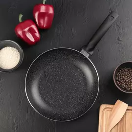 Сковорода доляна eco.black, d=24 см, с антипригарным покрытием, ручка soft-touch, индукционное дно