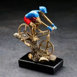 Кубок наградной с фигуркой