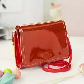 Сумка детская на клапане, цвет красный