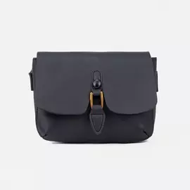 Сумка-мессенджер на клапане, длинный ремень, цвет чёрный