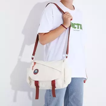 Сумка молодежная на клапане, цвет молочный/коричневый