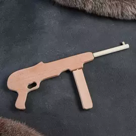 Сувенирное деревянное оружие