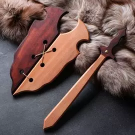 Сувенирное деревянное оружие